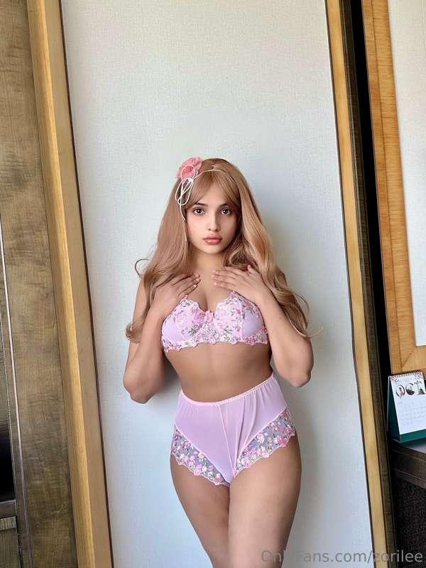 Swipe to see my tits