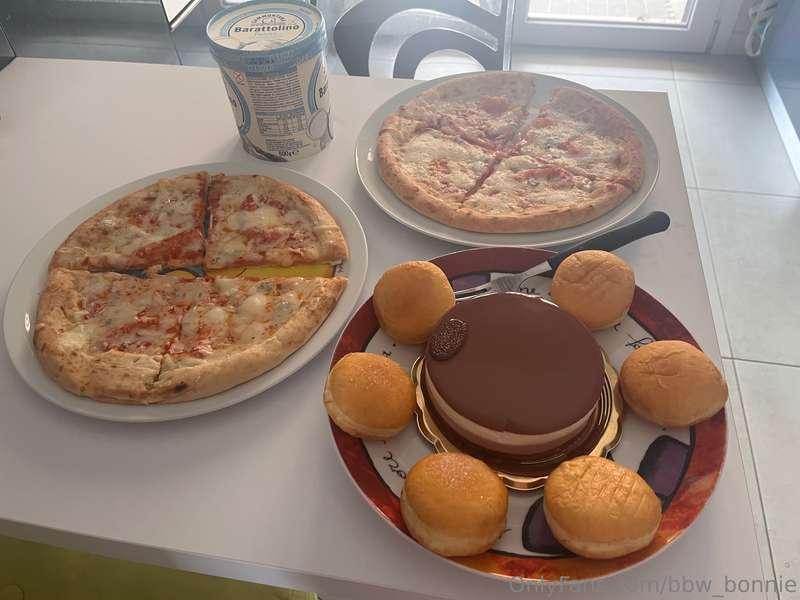 Do you think this FAT piggy could devour ALL this food?🐷