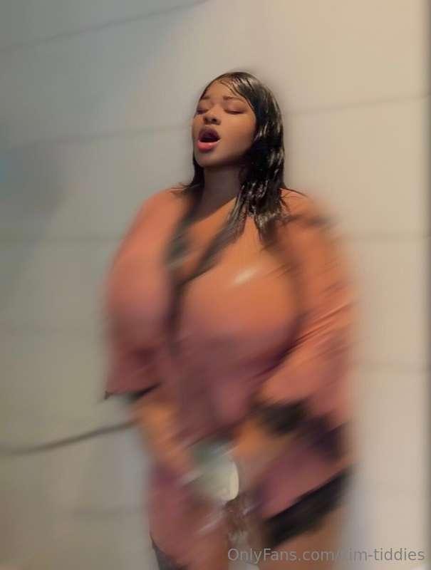 Real boobs are the best. Premium 🥛 @taste-kimtiddies