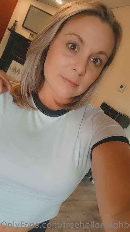 Subscribe to my VIP @helloneighbor 😉😉