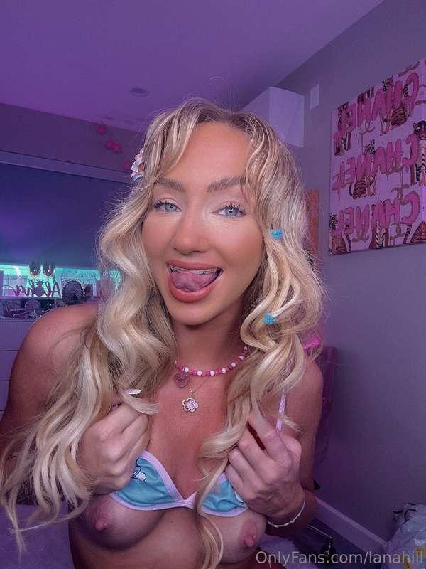 Wanna find out what this tongue really does? Come closer… I’..