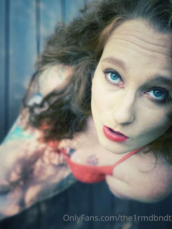 ORIGINAL POETRY TIME!!!

Strip me barren of my walls
Show yo..
