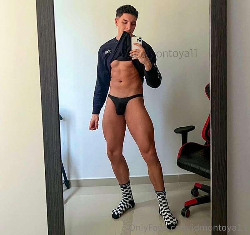 Lo que hace el bebé cuando está solo en casa 😜📷