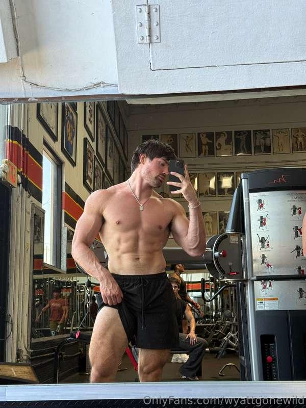 Progress looks good in the mirror💪