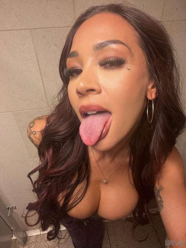 Smear all your 💦 on my face🤤