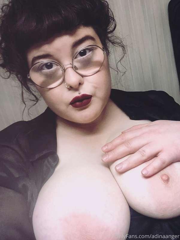 boobs to the moon and back 🌙