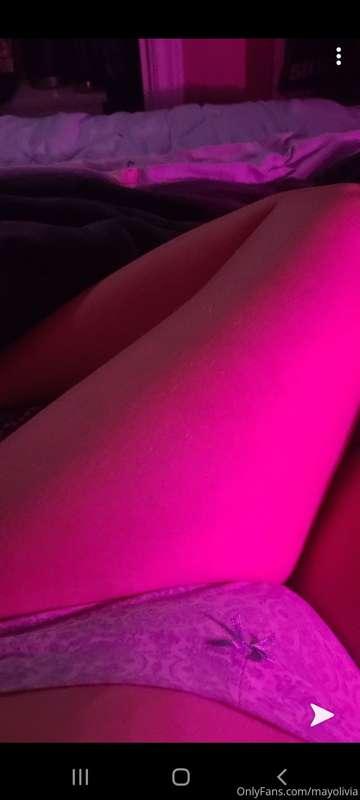 That hot pink lighting tho😳😋💕
