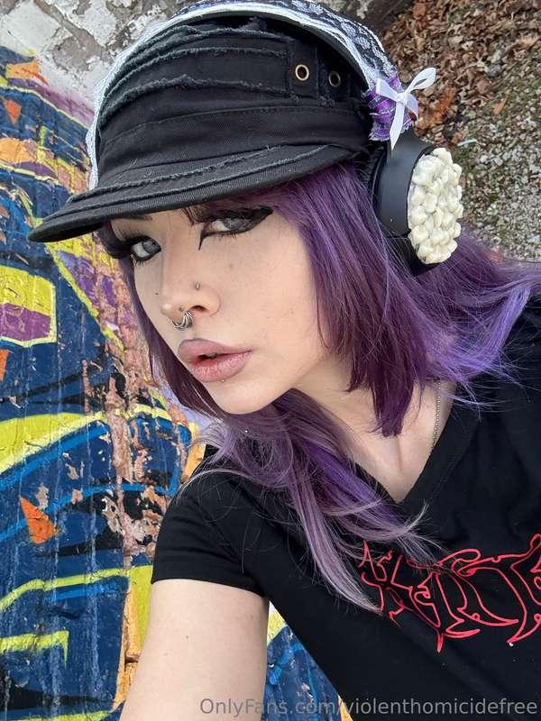 Wondering if i should be mysterious or just tell you i’m thi..