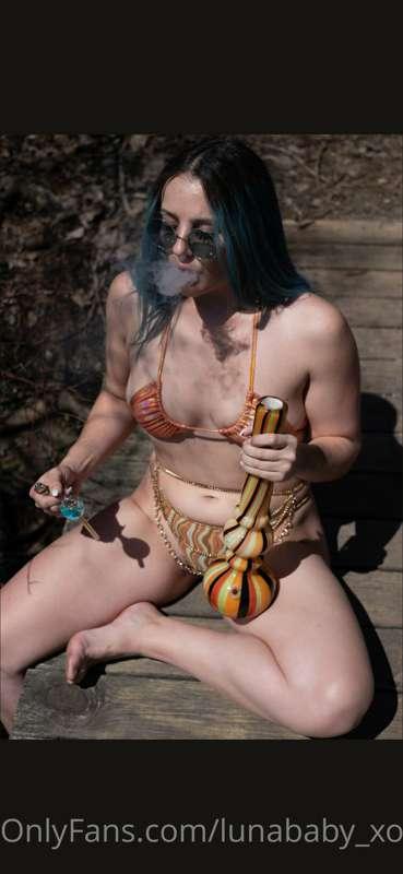 bongs and thongs🧡