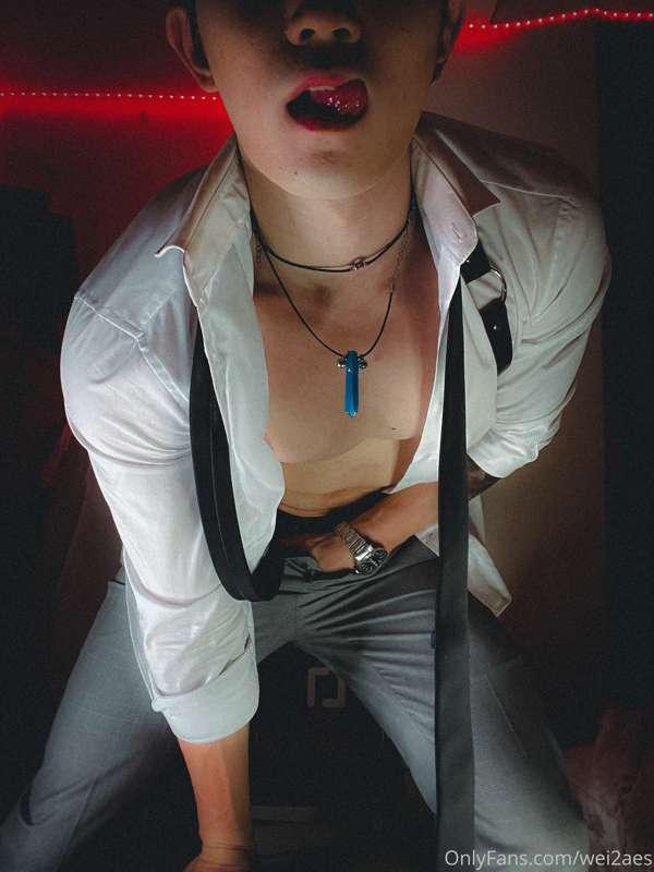 NSFW photos and POV angles that can only be found here 😳 

T..