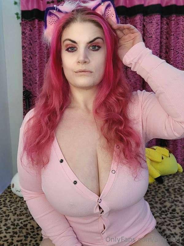 ## FOLLOW FOR FREE 
OMG 😱 @SonjaHaze has the biggest tits on..