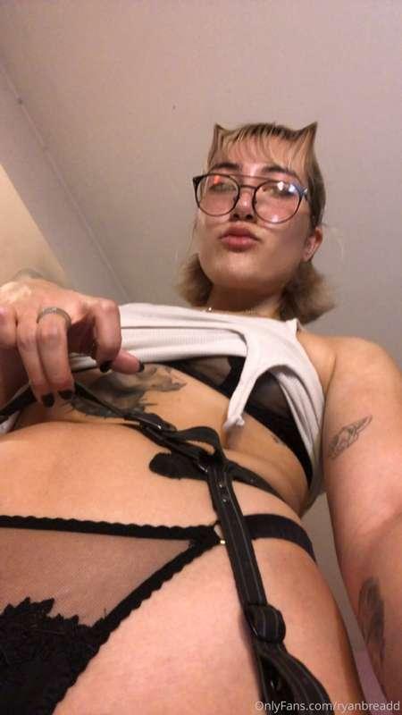 bondage selfies lol, like my leather?

tags: selfie, fresh, ..