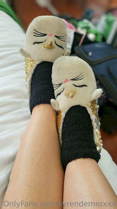 I just had an ultimately sexy foot fetish scene with my boo ..