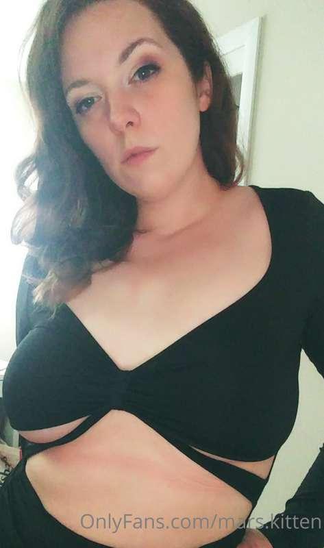 Happy Sunday all! Only a couple more days before I should be..