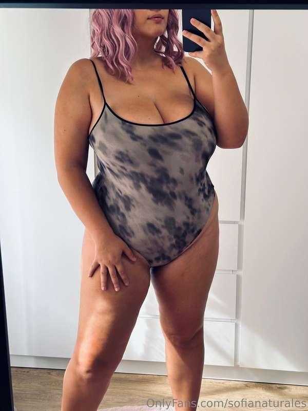 I love wearing wigs these days, I bought new ones online 😏me..