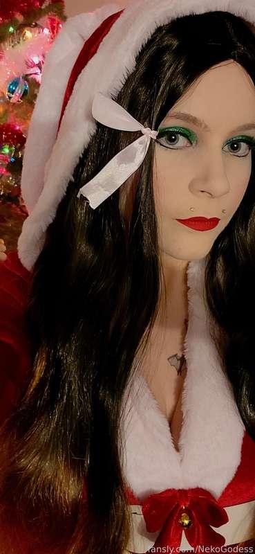 Nezuko for Christmas 🎄🎀 quick selfie while I look through all my pictures, and edit my video 😘 your fav bunny girl is waiting for you under the tree 😘

#fyp #cosplay #slut #nezuko #demonslayer #cute #altgirl #animegirl #tattooed #pierced #petplay