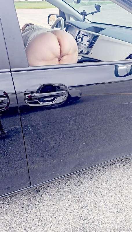 What was I doing in a public parking lot this afternoon? Stay tuned.

#Cocksucker #blowjob #public #publicsex #carsex #risky #ass #bigass #phatass #pawg #ohio