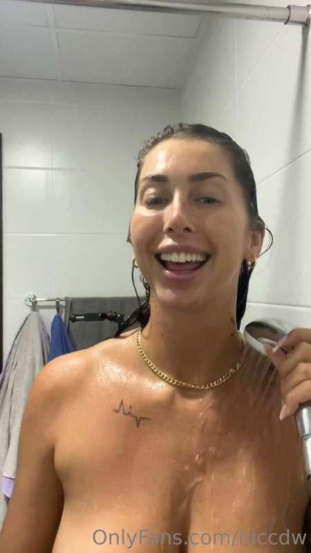 Hiya! A new shower video will be sliding into the DMs today ..