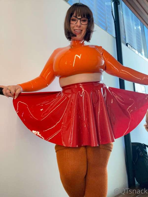Jinkies! I wonder if anyone will solve the mystery of who I ..