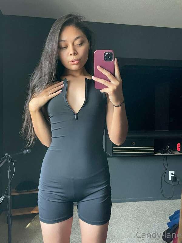 Need more rompers like this one 🖤😍
