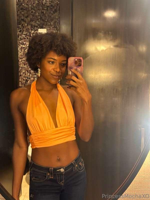 My spicy page is 40% off today…

Sub to @pinkpmocha so I can..
