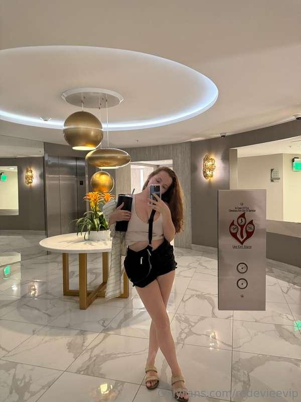 Let's hang out in a hour, baby, I'm going ***LIVE***. Let's ..