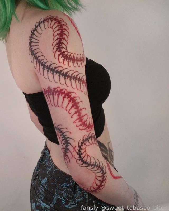 I’m so in love with my snake aaaaa