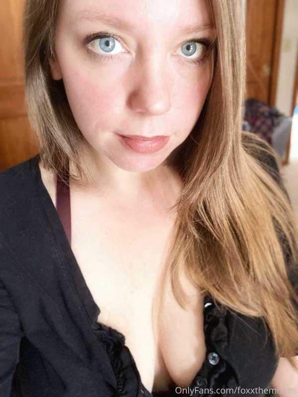 Anyone else get fuckdoll vibes from me here?