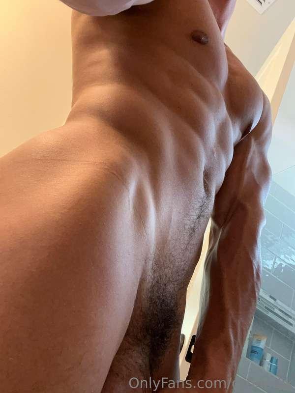 Hot and horny after my workout yesterday 🥵💪felt so good to t..