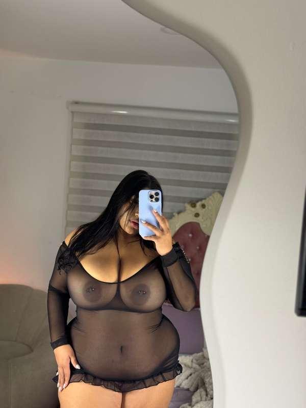 Chubby Girl, smash or pass? (Be honest idm)