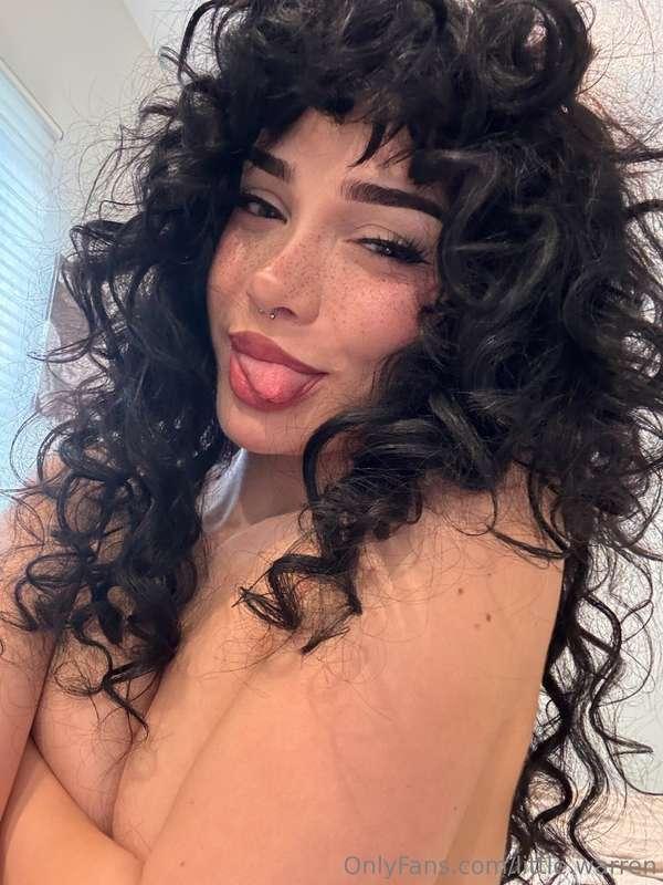 are the freckles cute?🙈