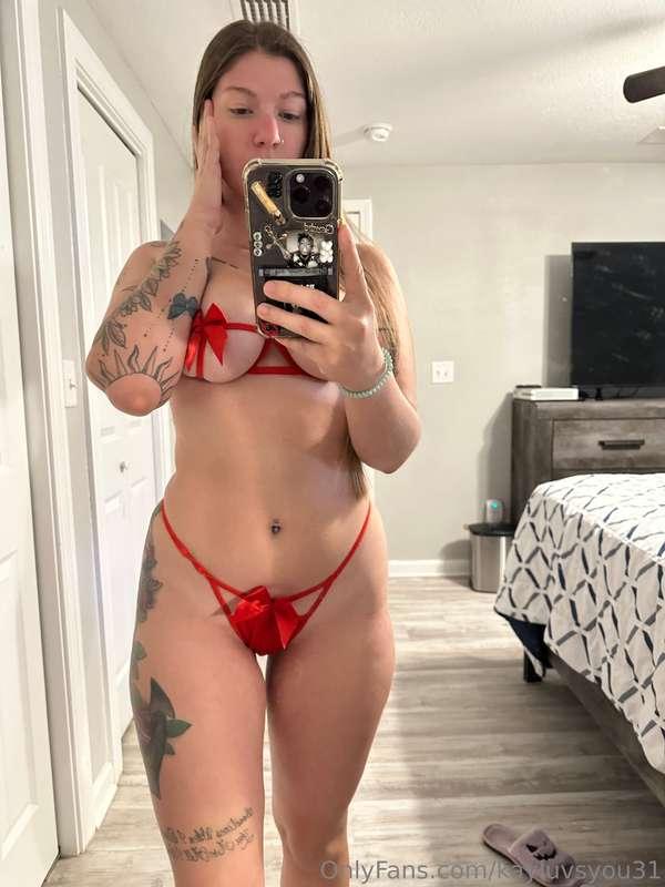 HMU I’m bored😩💦 Doing deals on customs😈