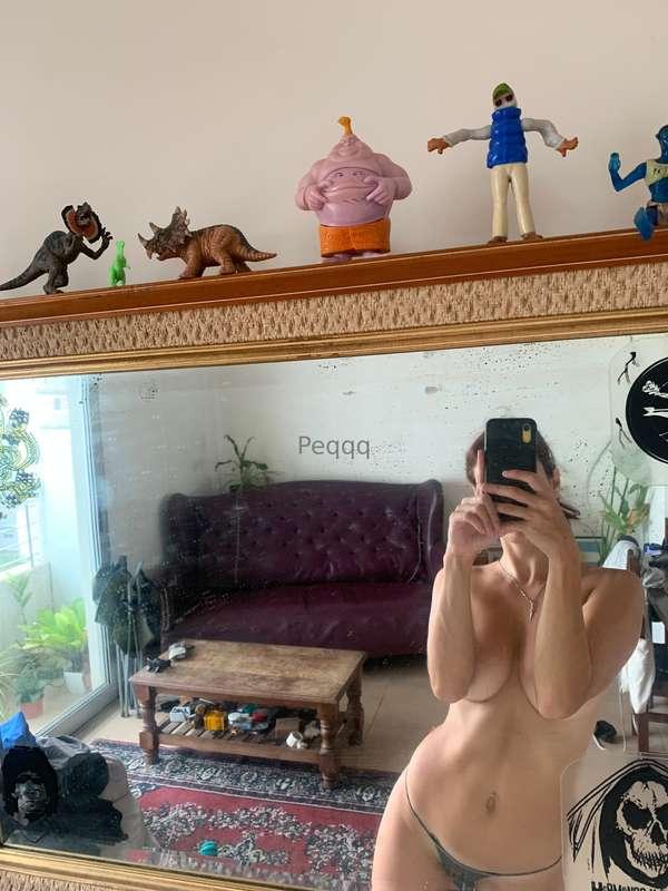 Good morninggg 😋 Back home, but my mind is still on everythi..