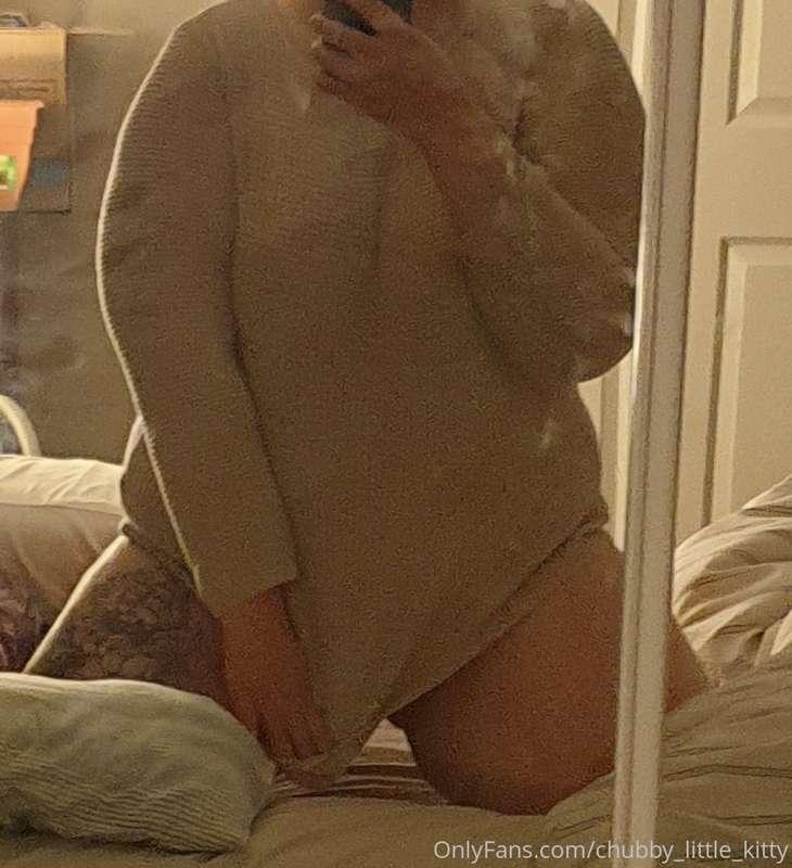 My favourite jumper 😊
What's better, boobs or butts?