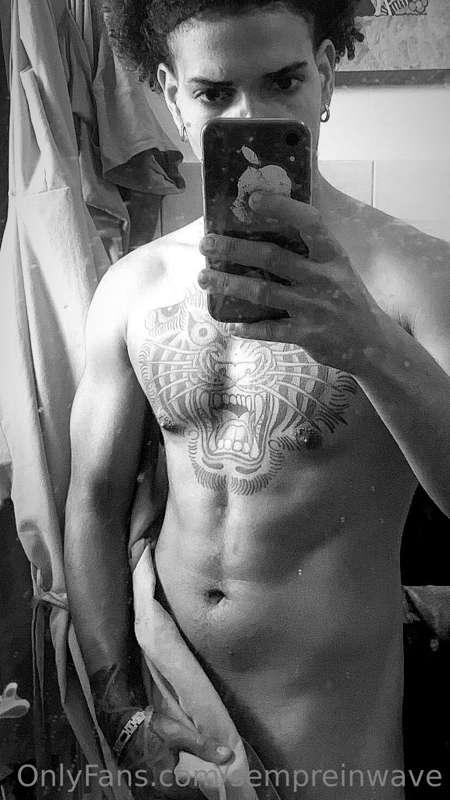 Benvenuto sul mio OF ✊🏾
Un vero cavallo di razza pronto a CA..