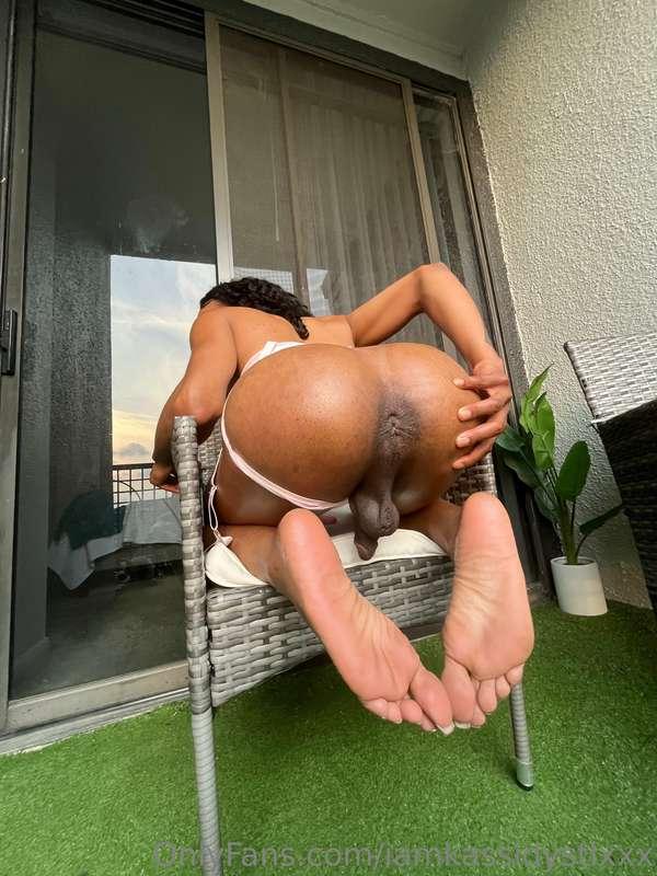 you enjoying the view, babe 😉