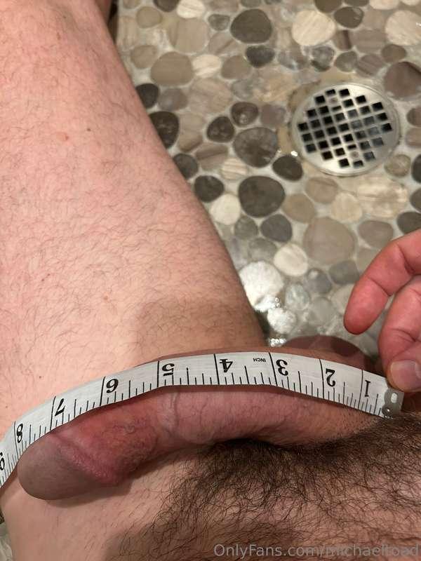 Someone asked about how large my 🍆 is and so here is my atte..