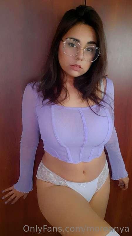 Fridays are for fucking against the wall 😈