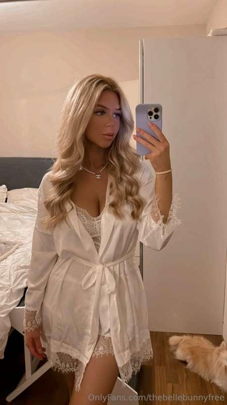 Cum and play with me😇 @thebellebunny