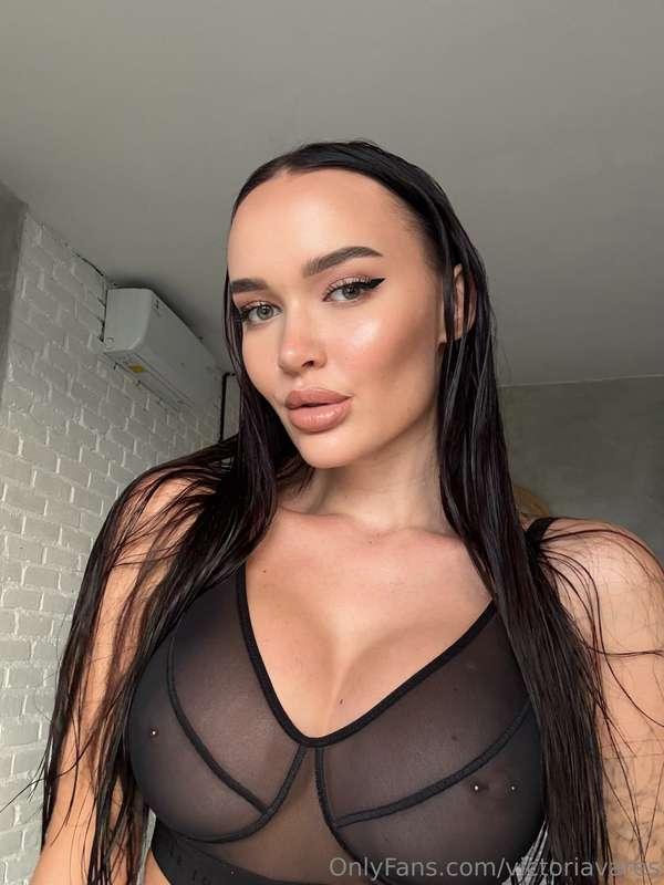 Wet hair, transparent mood... guess what I'm thinking about ..