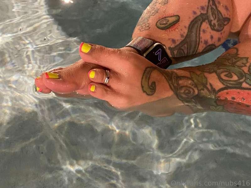 It’s Foot Fetish Friday and I have the funnest feet around! ..