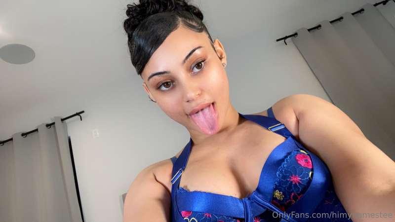 if you’re jerking off, you better message me 👅 