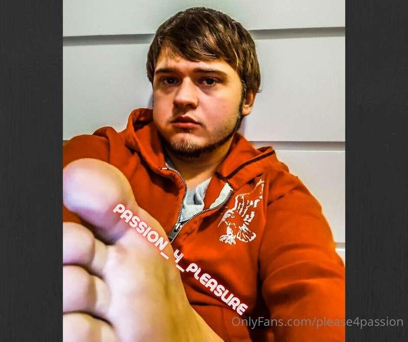 A teaser of the feet pics I took two days ago....