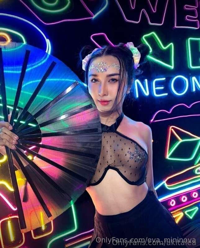 This sexy little thing is waiting for you... @akitalea she w..