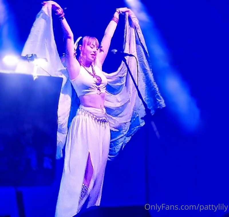 Something about my last show ❤️

Un'immagine dal mio ultimo ..