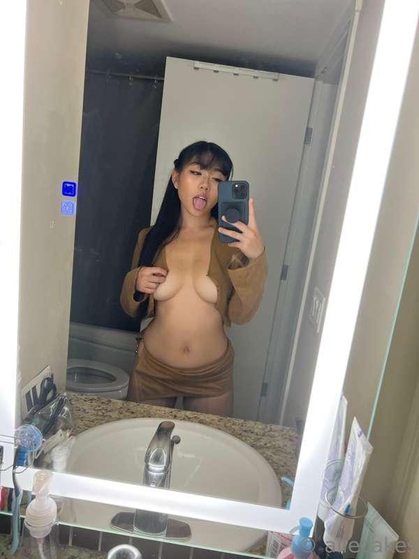 morning boys 😍😍😍 tell me, did you have any wet dreams about ..