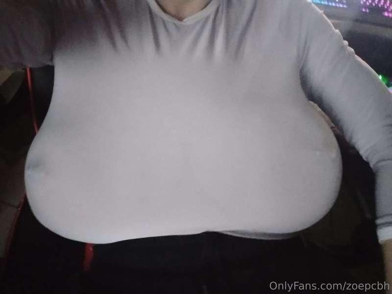 Casual outfit my huge milkers are hanging without the bra  B..