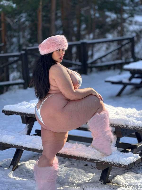 Big MOMMA BIG legs...❄️Xclusive content Just here and just f..