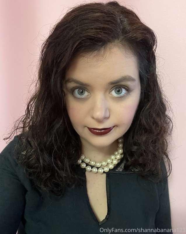 This is a new pic of me from today.