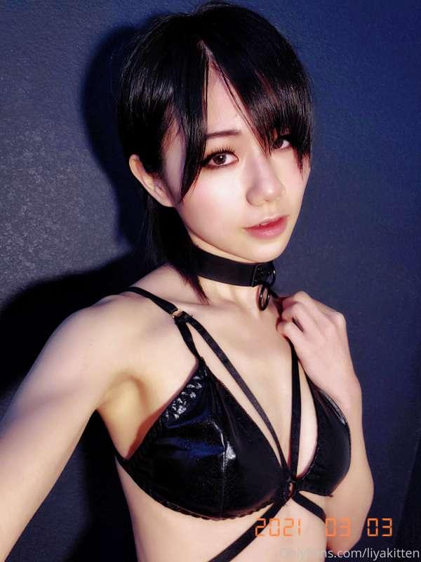 Want to buy a bdsm whip before taking full body pic.. so jus..